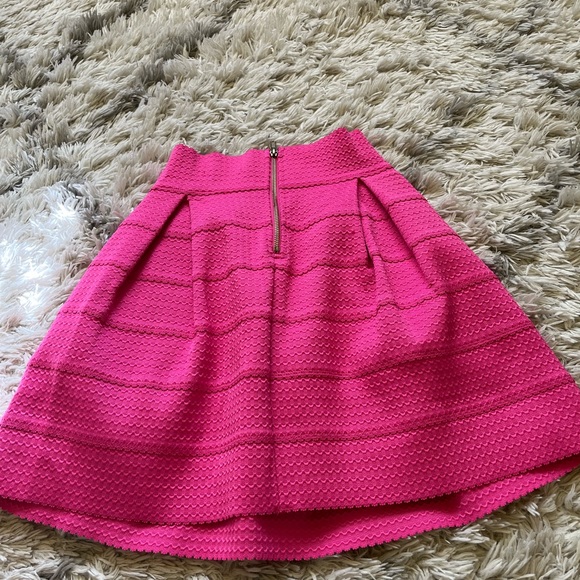 Structured skirt - Picture 5 of 7